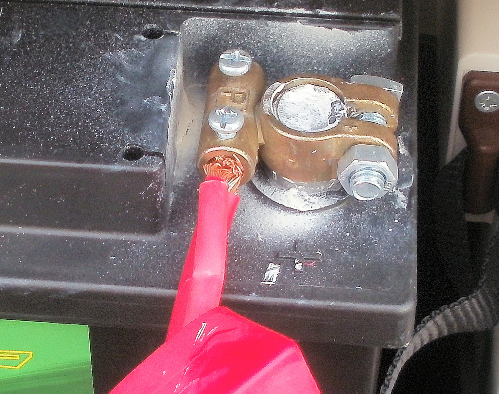 how to charge caravan battery from car